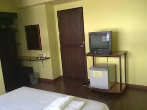 Baanleelawadee Hostel Hua-Hin - Image 1