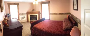 Niagara Falls Cottage Rental - Pine Tree House - Image 5