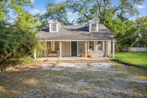 Cozy Home Best Location In Town On 7 Private Acres 2 Bedroom Cottage by Redawning - Image 3
