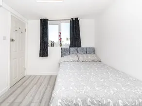 Simplistic Apartment in Croydon Near Wandle Park - Image 2