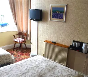 Cliffside Guest House - Image 4