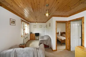 Captivating 2-bed Cottage Near Biggar - Image 2