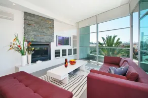 Penthouse St Kilda Style - Image 4