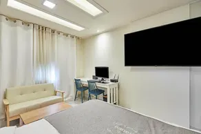 Rodeo Hotel - Image 2