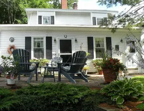 Yardarm Village Inn - Image 4