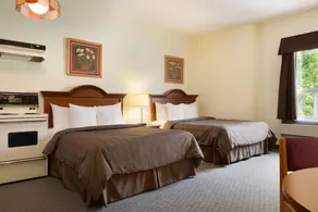 Days Inn by Wyndham Toronto East Beaches - Image 3