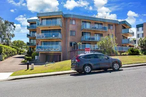 Triview, Unit 10/1 Mitchell Street - Image 4