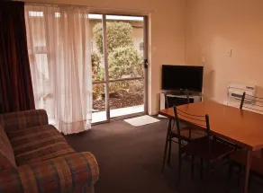 Coachman's Inn Motor Lodge - Image 4