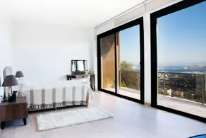Important Group Villa Prestige - Image 4