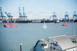 Admirals Harbour View 2-bed Apartment in Harwich - Image 4
