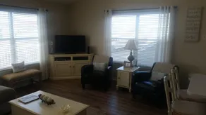 Nw411 East 4th Avenue, Unit B - Image 2