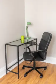 Stylish 2Br Apartment in the Heart of Hamilton - Image 3