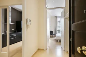 Uma Suites Eixample Barcelona - Image 2