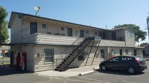 El Rancho Motel - Image 4