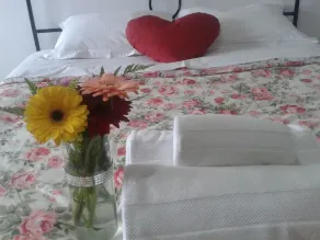 Hostel E Suites Scheckinah - Image 5