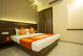 CollarCamp's Hill View Residency Hotel - Image 2