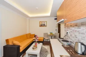 Le Premier House - Image 2