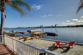4 Br Waterfront , Private Beach 4 Bedroom Home by RedAwning - Image 4