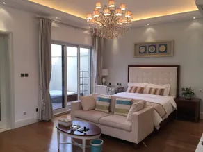 LongFor Holiday Hotel - Image 4