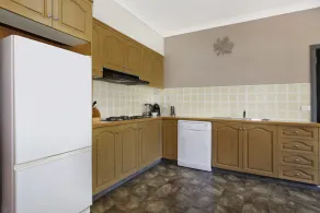 Le Chateau - Centrally Located - Image 3