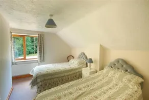 Spacious Holiday Home in Bradworthy With Garden - Image 5