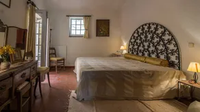 Romantic Hide Away in a Lush and Green Oasis - Image 4