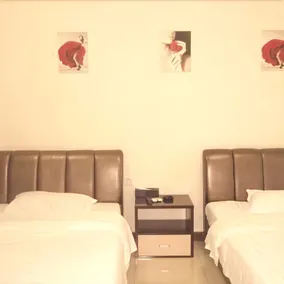Cosy Hotel - Image 5