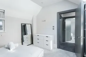 Charming 2 Bed Home in the Heart of Marylebone - Image 4