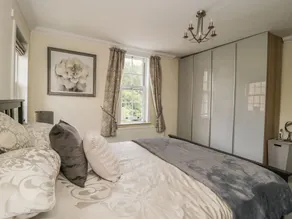 Tree Top Cottage - Image 3