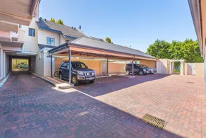 Luxurious Perth Townhouse - Image 4