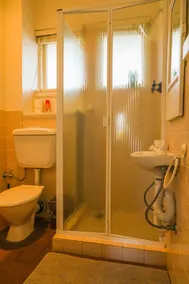 Inner Melbourne Luxury Holiday House - Image 4