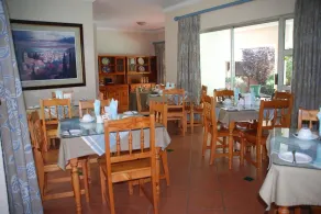 Woodmead Guest Lodge - Image 2