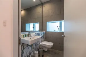 The John Fitzgerald Kennedy Suite - hiphipstay - Image 4