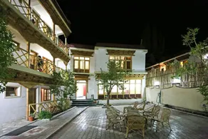 The Auspicious Hotel - Image 3