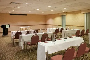 Holiday Inn Hotel & Suites Nashua - Image 2