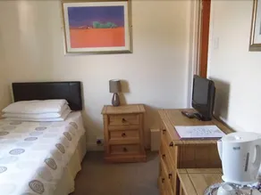 Marine Hotel - Image 5