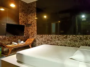 Flyk Hotel - Image 2