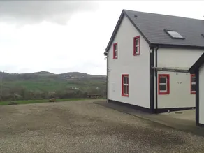 Willow Farmhouse - Image 3