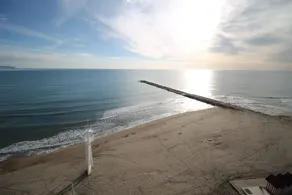 Sea Front - Stunning Views - Image 4