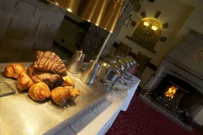 The Hunters Lodge Hotel - Image 5