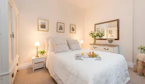 Manor Cottage - Image 2