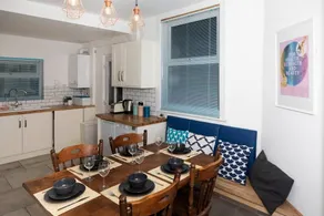 Arthouse Lovely Spacious 5 bed house - Image 2
