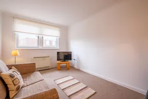 Station Apartment - Image 2
