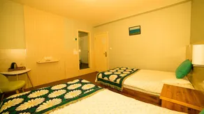 Town Youth Hostel - Huangshan - Image 3