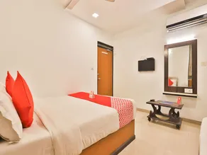 OYO 3914 Hotel Legend - Image 2