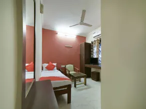 OYO 16533 Hotel Sudarshan - Image 3