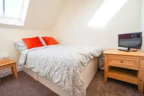 Thatcham Serviced Apartments - Image 2