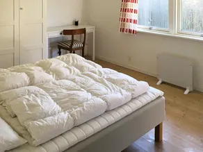 Spacious Holiday Home in Hovedstaden Near the Sea - Image 2