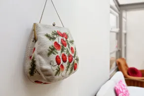 Bright Chic Garden Apartment - Image 2
