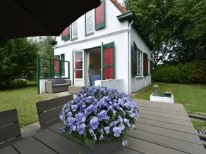 Detached Ouddorp Home with Enormous Garden near Beach - Image 3
